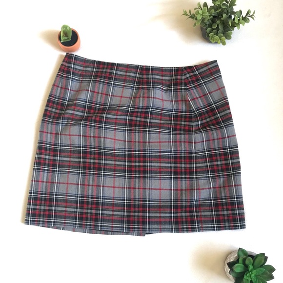 Tommy Hilfiger Wrap Skirt NWT!!! - Picture 3 of 3